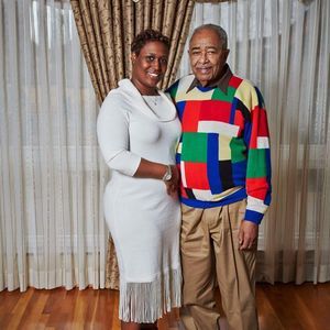 Meet your Posher, Kwira